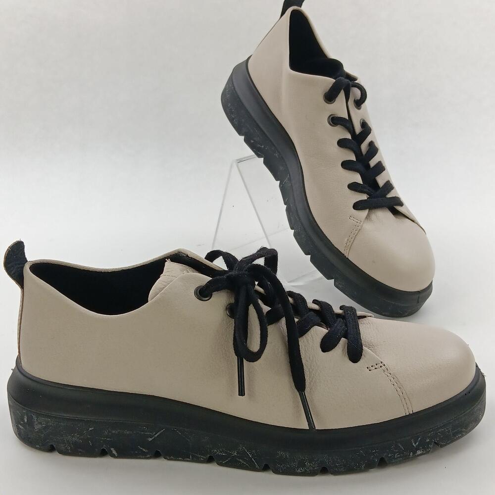 ECCO Shoes Womens Size 7.5 Beige Leather Casual Walking Sneakers Comfort BIOM